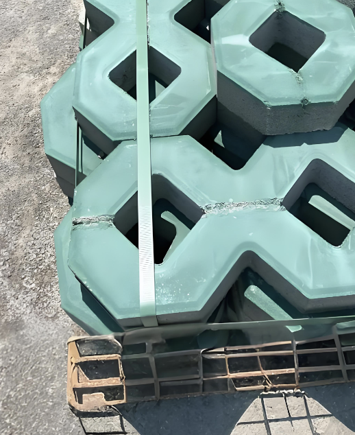 Paver Rumput Berat yang Siap Digunakan dengan Forklift