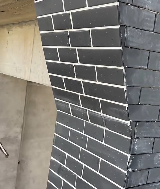 Brique murale bleue artisanale traditionnelle