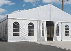 Tente d'exposition à portée libre