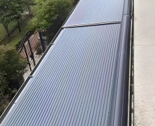 ม่านม้วนไฟฟ้าป้องลมสำหรับห้องอาบแดด