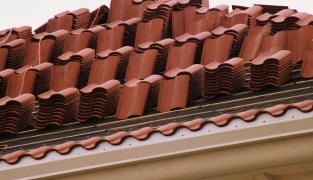 Tuile de toit antique en argile frittée à haute température