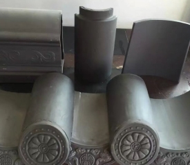 Tuile de toiture antique en argile cuite