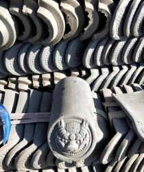 Genteng Tanah Liat Antik yang Dibakar pada Suhu Tinggi