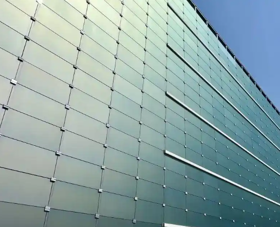 Tường kính cường lực kết nối lưới điện PV