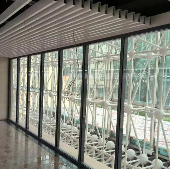 กำแพงหน้าต่างอาคารกระจกลามิเนตที่ทนต่อไฟ