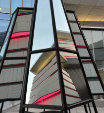 着脱式モジュール型仮設ガラスカーテンウォール