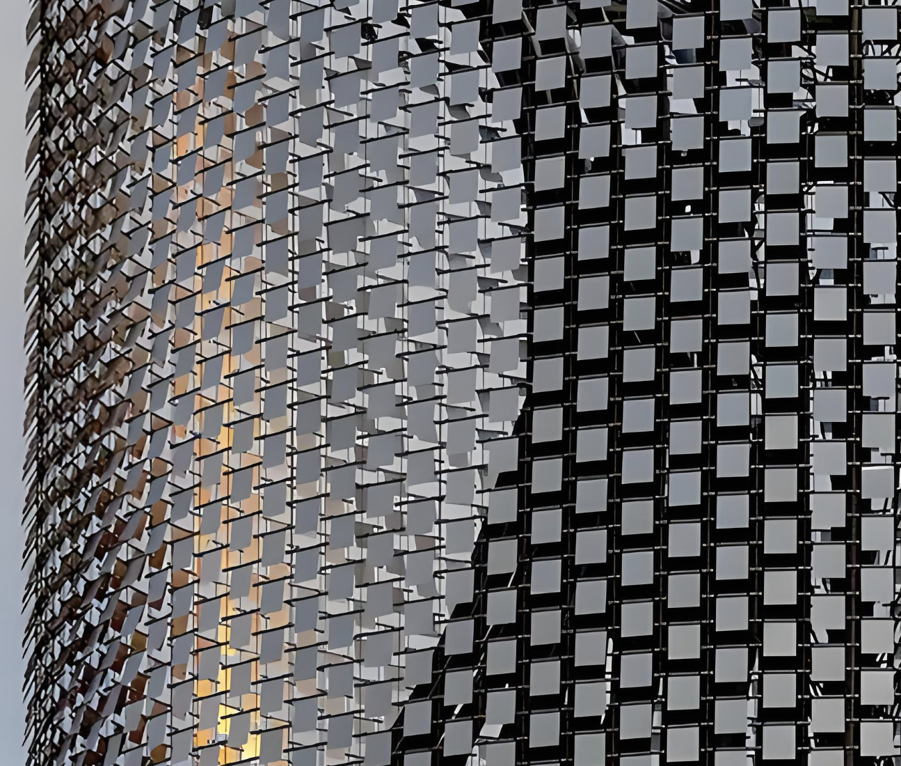 Tường lan can hoạt động theo gió làm bằng thép không gỉ 316L được chải bề mặt