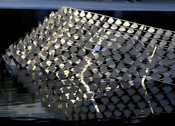 Rideau cinétique venté à <span>surface</span> courbe sur mesure