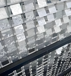 กำแพงม่านช่วงลมพิพิธภัณฑ์ที่ถอดได้ชั่วคราว