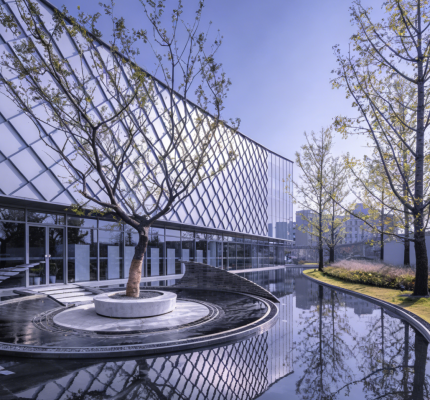 Smart Photovoltaic Wind Chime Curtain Wall