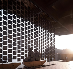 ผนังผ้าม่านอาคารด้วยเครื่องตกแต่งลมเพื่อลดเสียงรบกวน