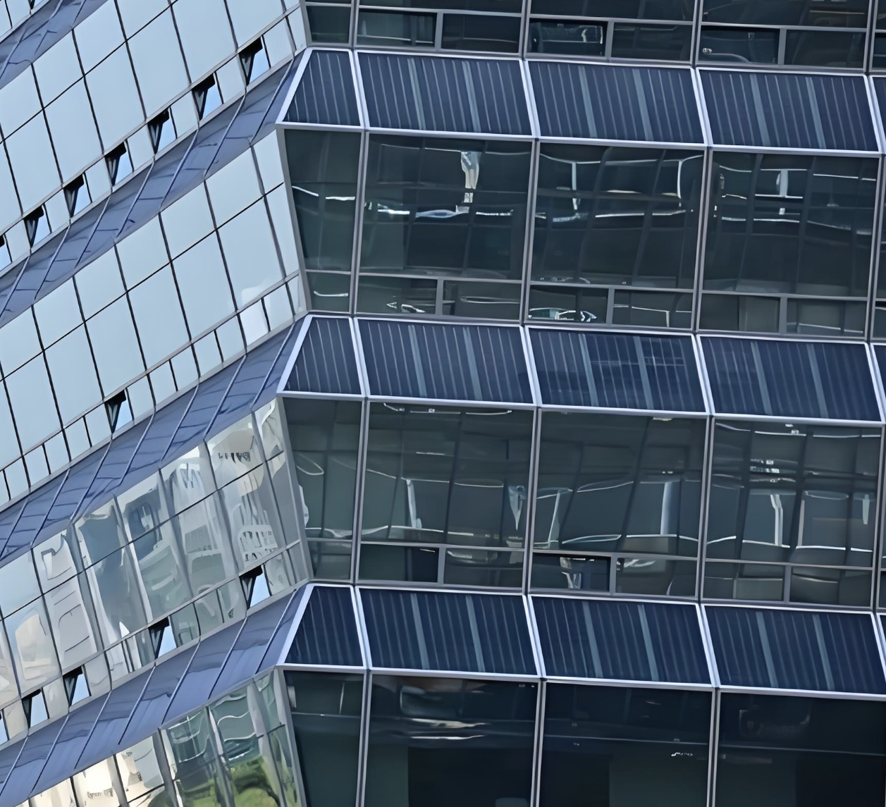 Mur rideau photovoltaïque assemblé léger