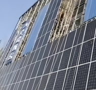 Mur rideau photovoltaïque double face