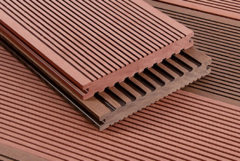 Parquet en bois traité contre la pourriture à montage clic-clac DIY