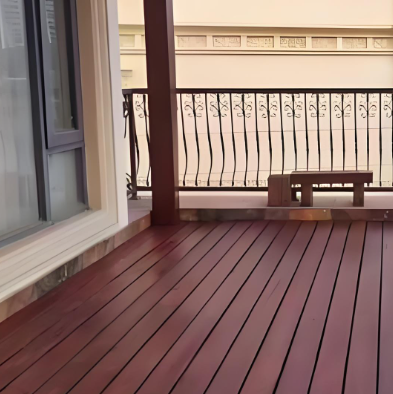 Lantai Kayu Berperawatan Pengawet Pinus Nordik Standar