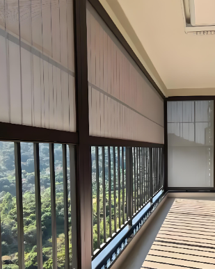 ヴィラ専用 出窓カスタム電動ルーバー日除け