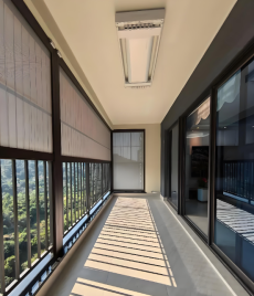 Villa Bay Window Custom Electric Louvered Sunshade