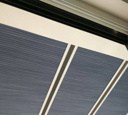 スマート埋め込み型屋内電動日除け