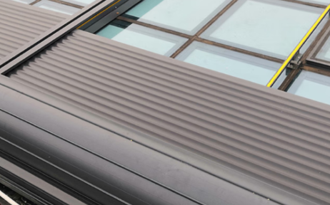 Store-soleil électrique intégré BIPV