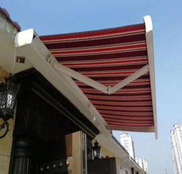 Store-soleil rétractable électrique spécial pour camping-<span>car</span>