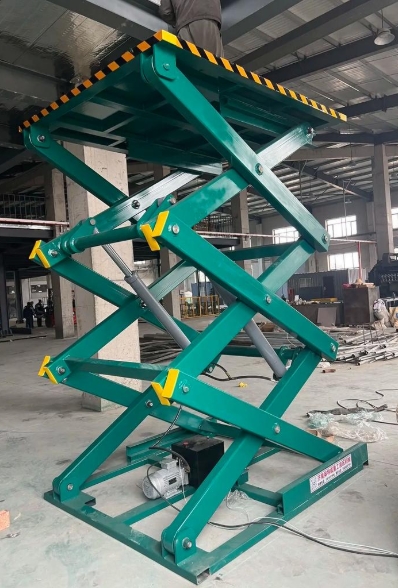 ลิฟท์ขนส่งสินค้าไฮดรอลิกชนิดกรรไกรเคลื่อนที่ได้