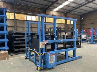 Simple Hydraulic <span>Freight</span> <span>Elevator</span>