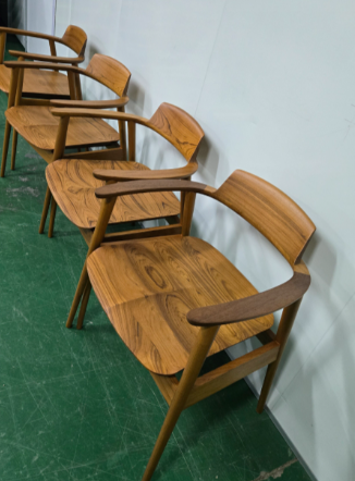 Banc de parc en teck massif