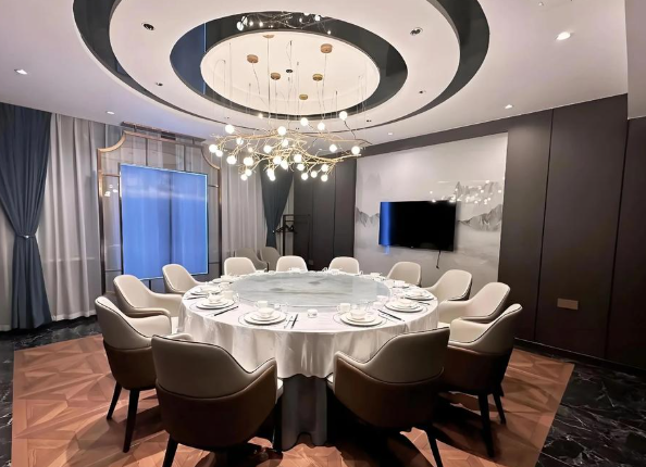 Ensemble de table et chaises de salle à manger en cuir pour chambre privée d'hôtel de luxe