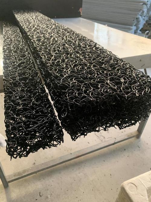 ช่องระบายน้ำซ่อนภูมิทัศน์