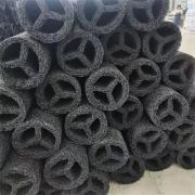 ท่อระบายน้ำใต้ดินภูมิทัศน์คอนกรีตมีรูรั่ว