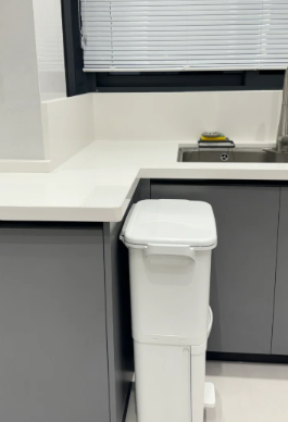 Indoor Kitchen Compost Trash Can with Leachate Collection