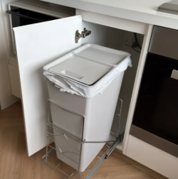 紧凑型水槽下<span>垃</span><span>圾</span><span>桶</span>