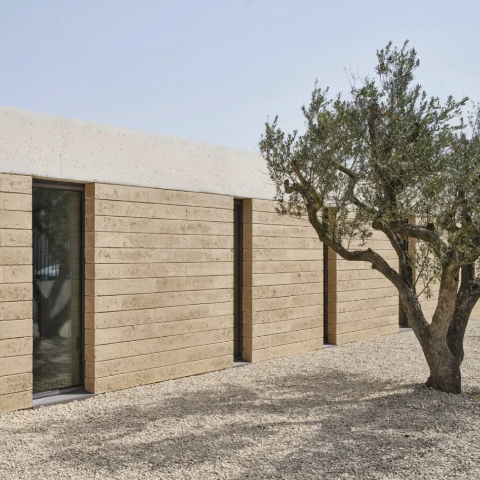 หน่วยกำแพงดินอัดแน่นแบบโมดูลาร์ทำเสร็จก่อนโรงงาน