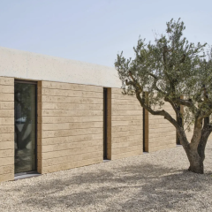 หน่วยกำแพงดินอัดแน่นแบบโมดูลาร์ทำเสร็จก่อนโรงงาน