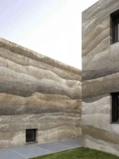 แผงตกแต่งดินอัดแน่นที่มีพื้นผิวเนื้อสัมผัสและศิลปะ