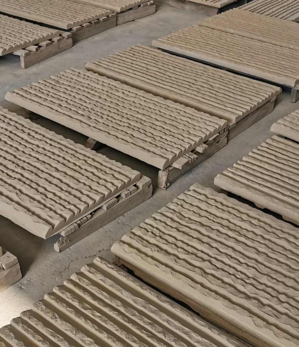 แผ่นกันความรู้ดินถูกบีบอัดสำหรับผนังภายนอก