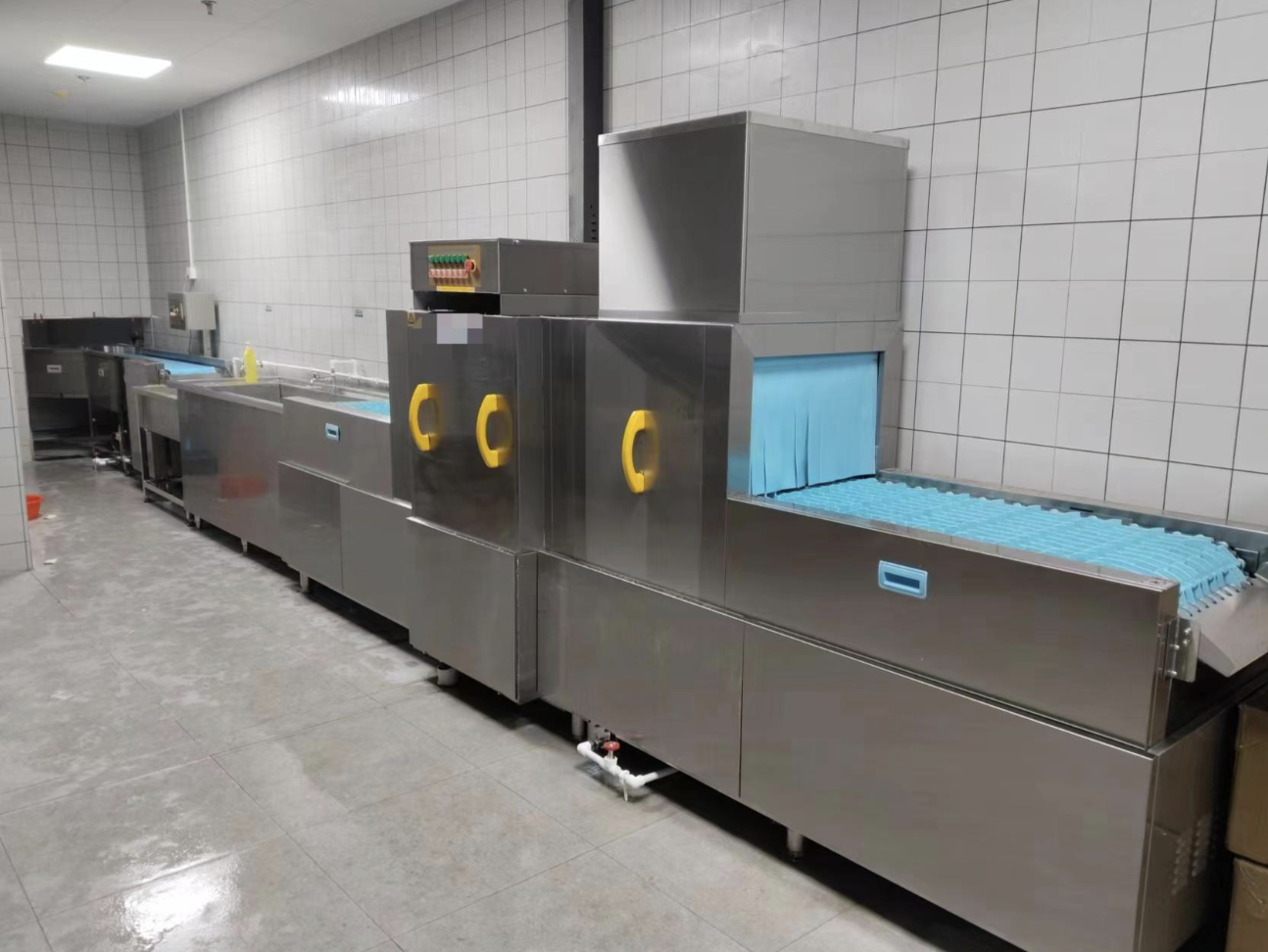 High-Capacity Commercial Hotel Dishwashing Assembly Line