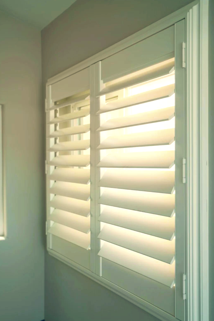 Solid Wood Plantation Louver Shutters