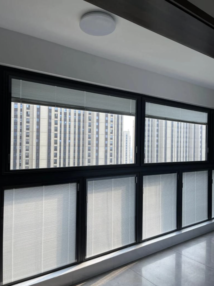 Outdoor Patio Louvered Sunshades