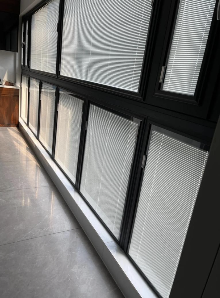 Outdoor Patio Louvered Sunshades