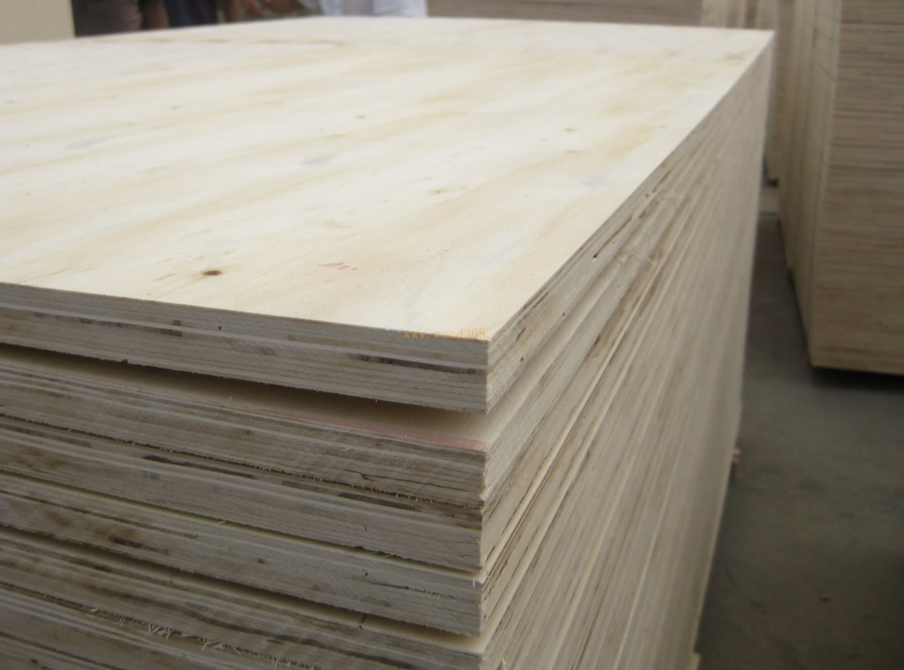 Contreplaqué en bois massif de qualité pour meubles d'intérieur