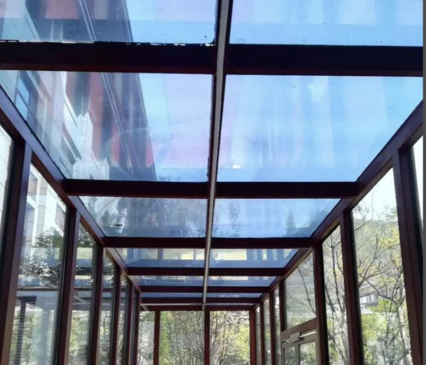 ฟิล์มกันความร้อนแสงอาทิตย์ Low-E สำหรับอาคารพาณิชย์