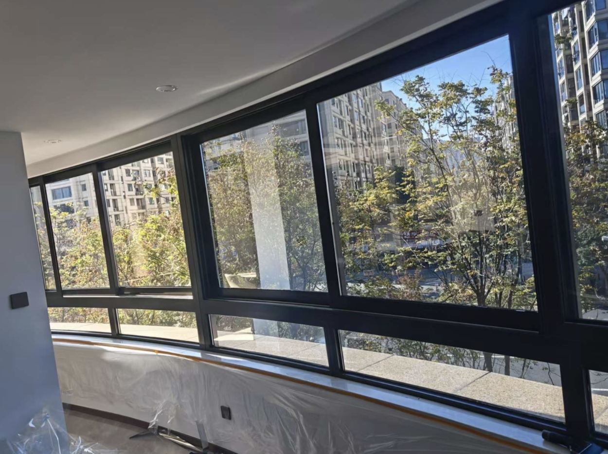 ฟิล์มกันความร้อนและปกป้องความเป็นส่วนตัวสองทิศทาง สำหรับห้องนอนบ้าน