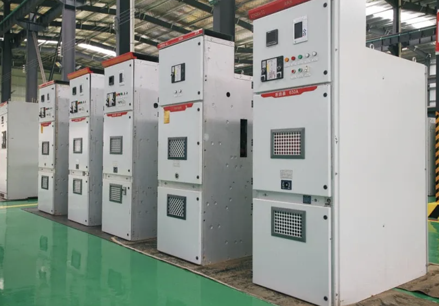 Thiết bị đóng cắt kim loại nội thất di động loại KYN28-12 (Z)/T1250-31,5