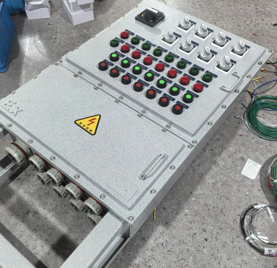 กล่องแจกแจงไฟฟ้าทนระเบิด BXX