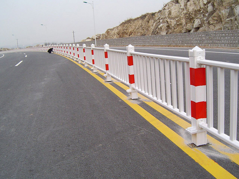 Beijing-style Traffic Guardrail