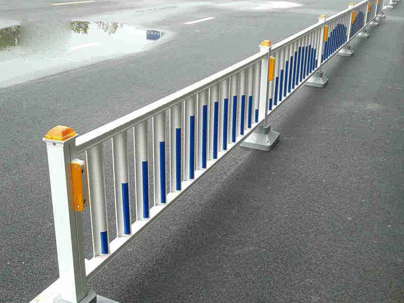 S-Shaped Anti-Glare Guardrail