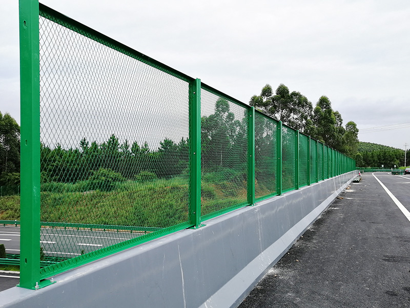 Thanh lan lưới chống ném