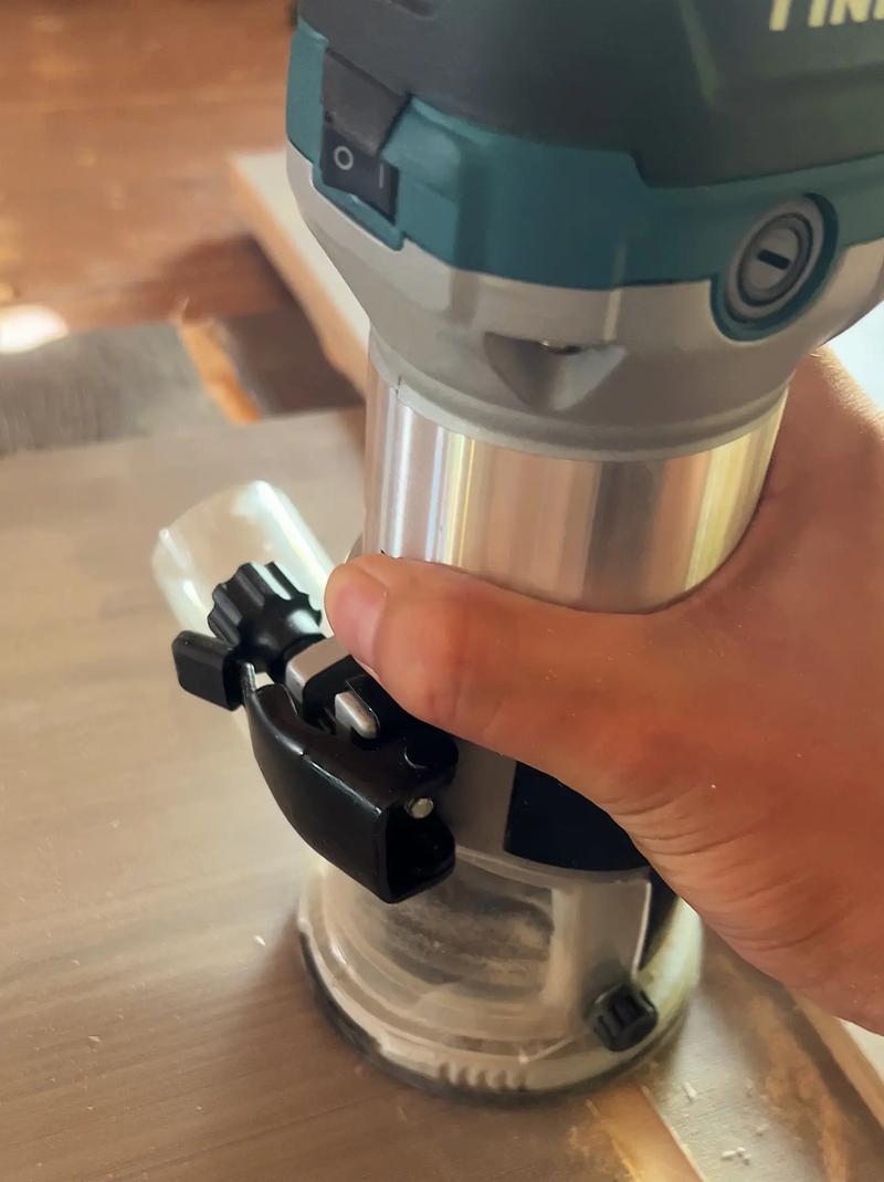 Porter-Cable 690LR Routeur à base fixe de 11 ampères