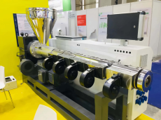 Extrudeuse à vis unique universelle